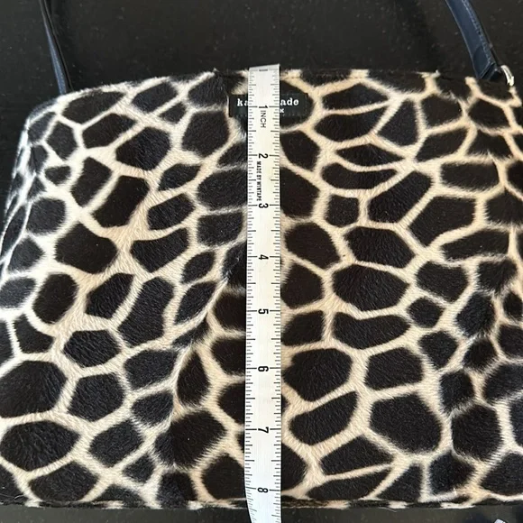 Kate Spade, Giraffe Faux Fur Animal Print Leather Handbag. Stain inside purse. - Picture 7 of 7